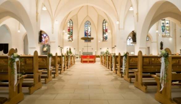 Auswahl der Kirche bei der Hochzeit 
